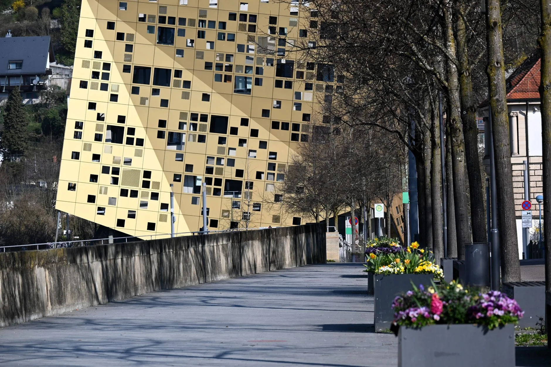 Coordination des trois postes — Enveloppe du bâtiment (toiture, façade, isolation) en Beringen